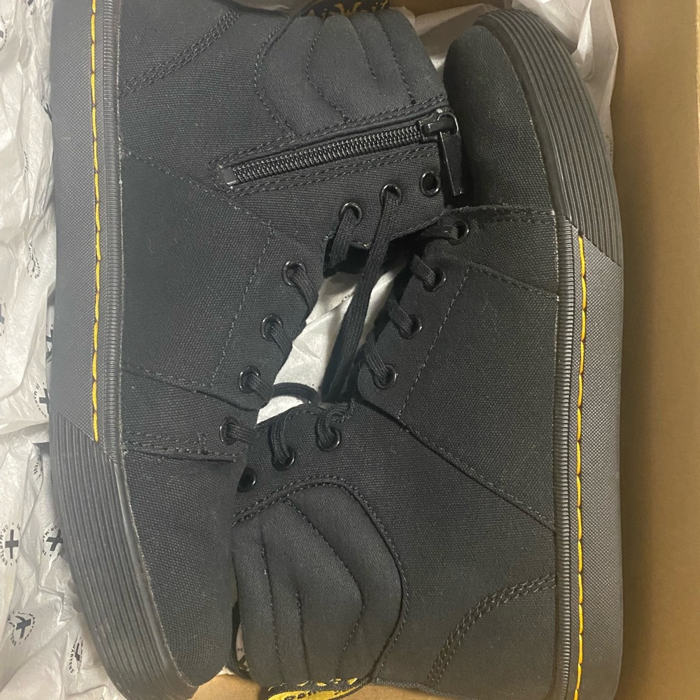 NEW DR. MARTENS! Rozarya BLACK+BLACK SIZE 8